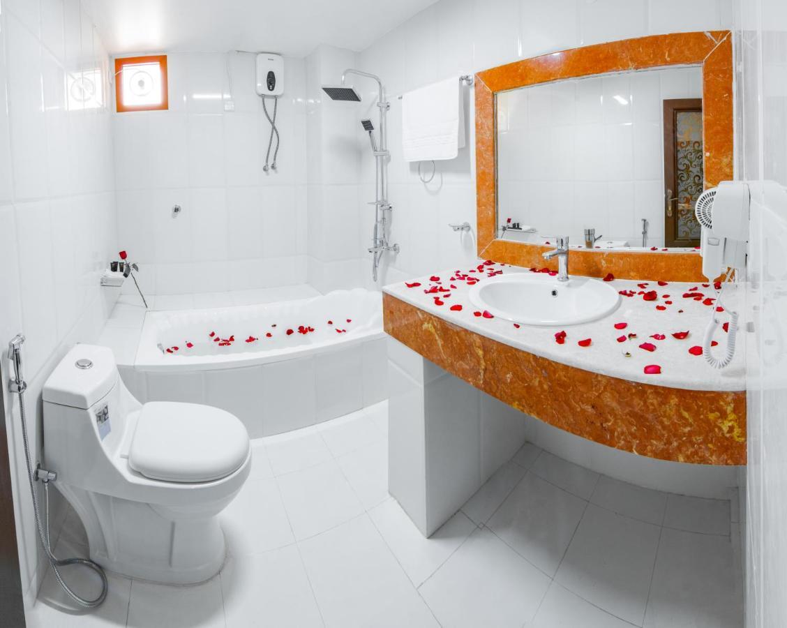 عبري كاسل هوتيل Exteriör bild